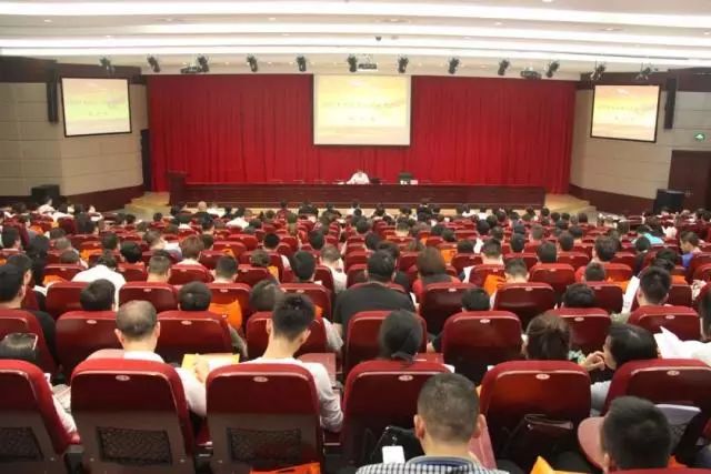 捷點科技三位員工參加龍灣區舉辦2018年...